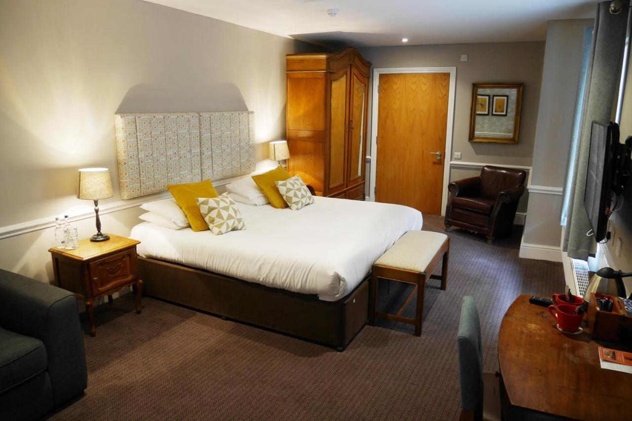 Hotel The Fleece à Witney Extérieur photo