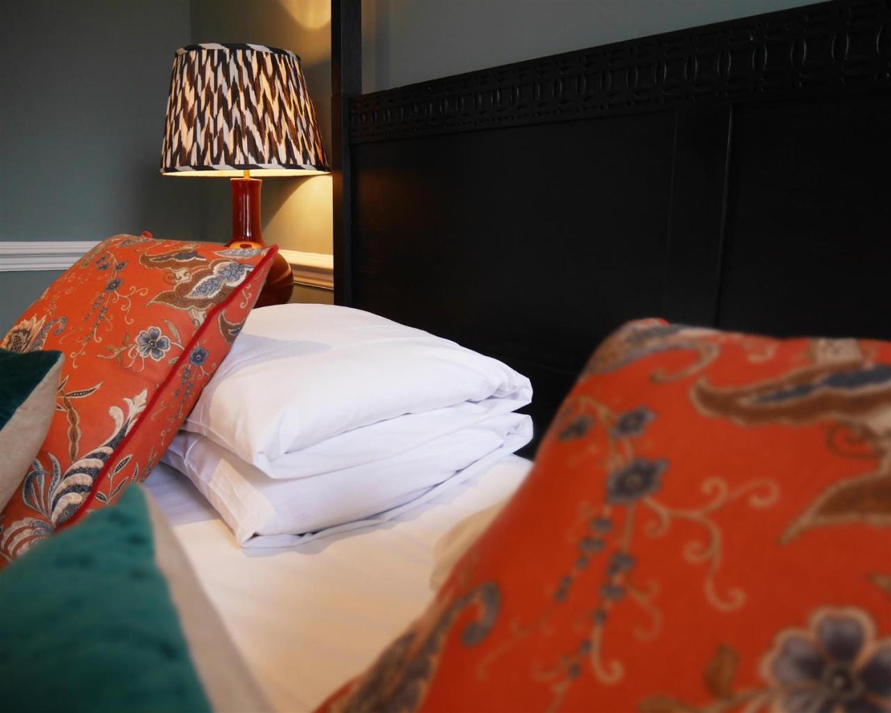 Hotel The Fleece à Witney Extérieur photo