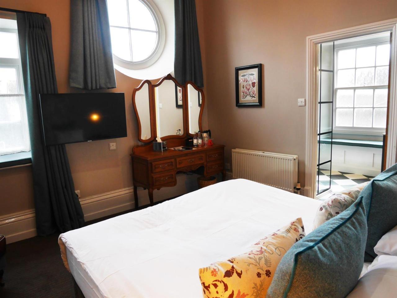 Hotel The Fleece à Witney Extérieur photo