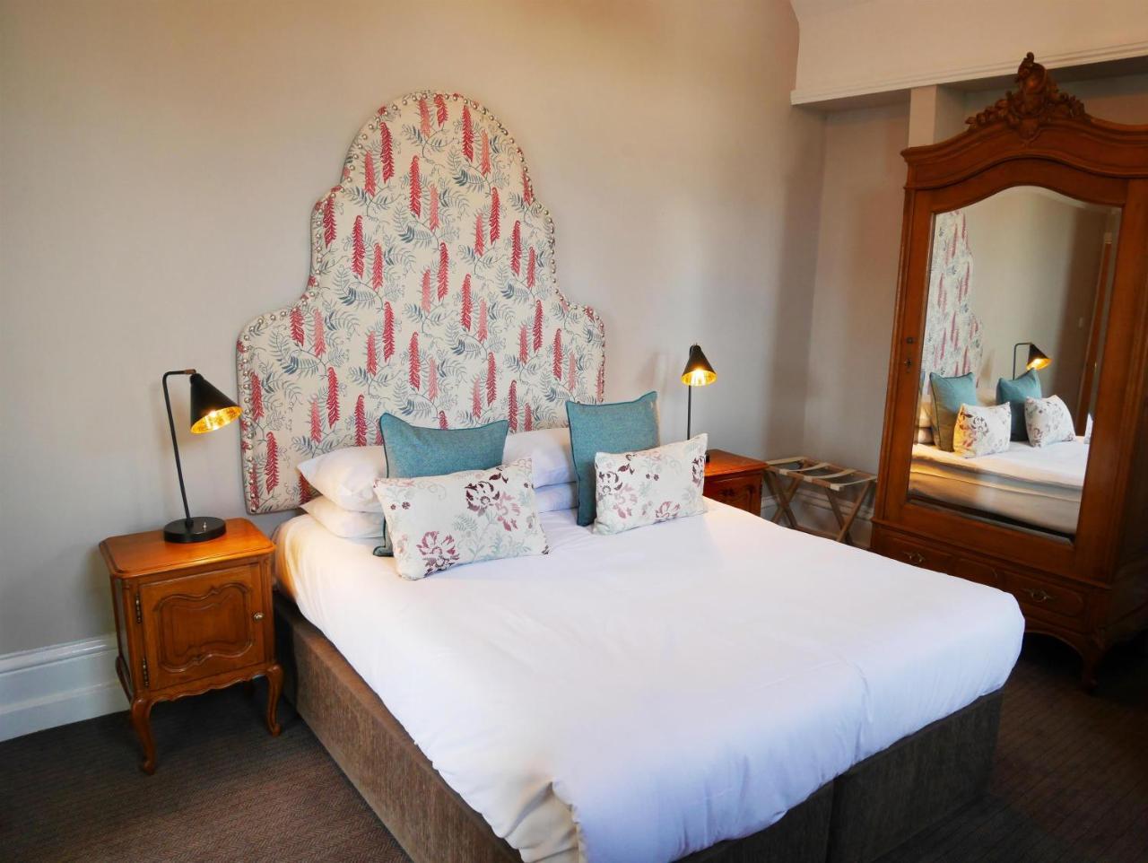Hotel The Fleece à Witney Extérieur photo