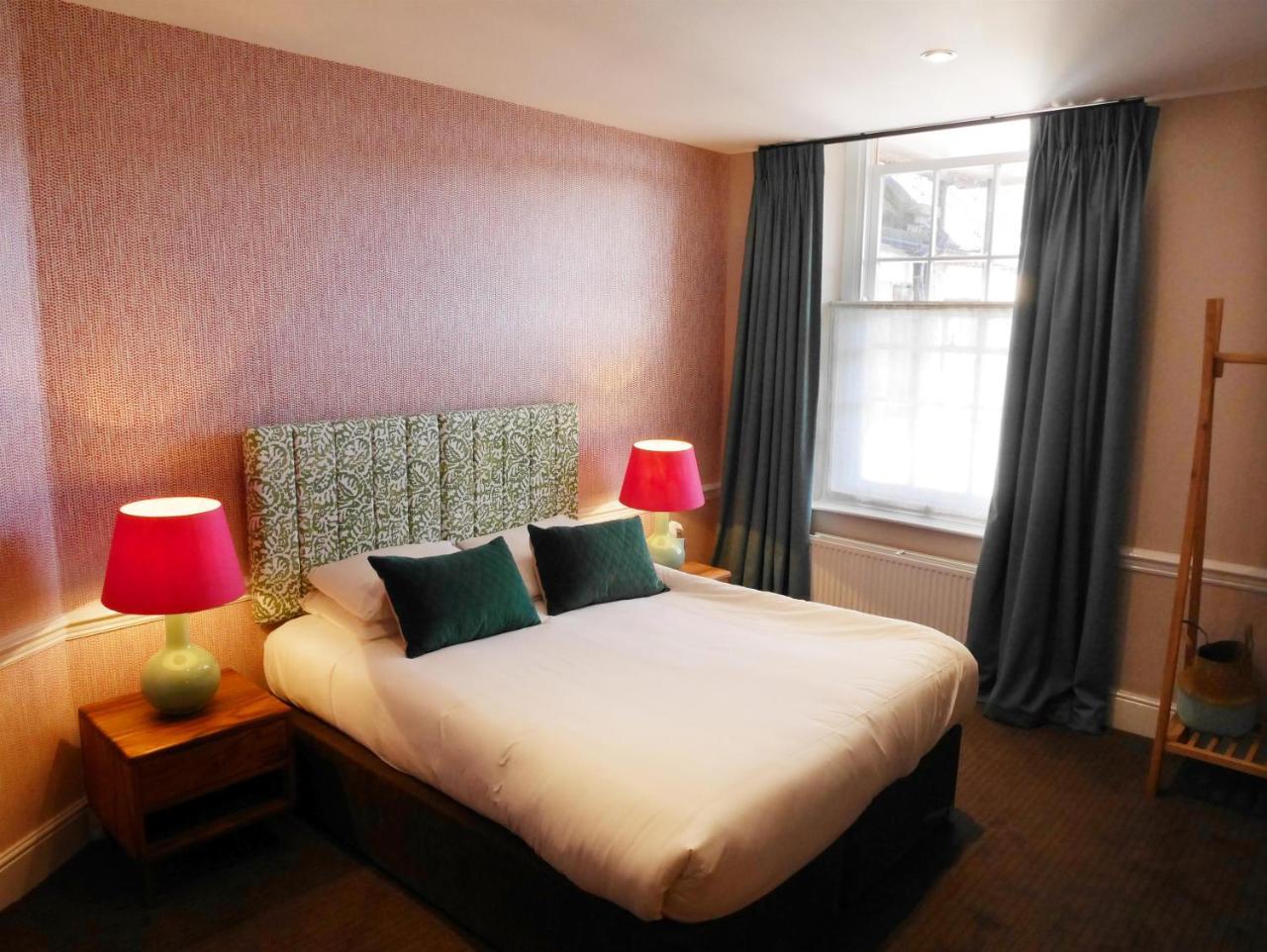 Hotel The Fleece à Witney Extérieur photo